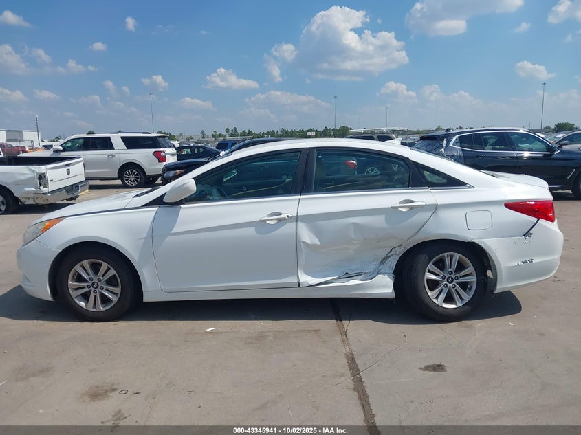 2013 HYUNDAI SONATA GLS - 5NPEB4AC2DH684591