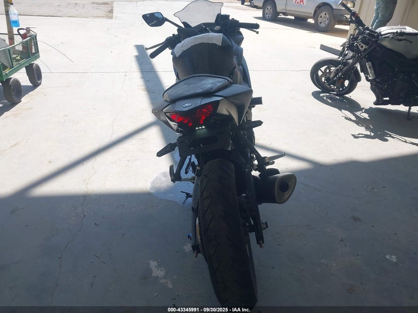 2015 Yamaha Yzfr3 VIN: MH3RH06Y1FK005056 Lot: 43345991