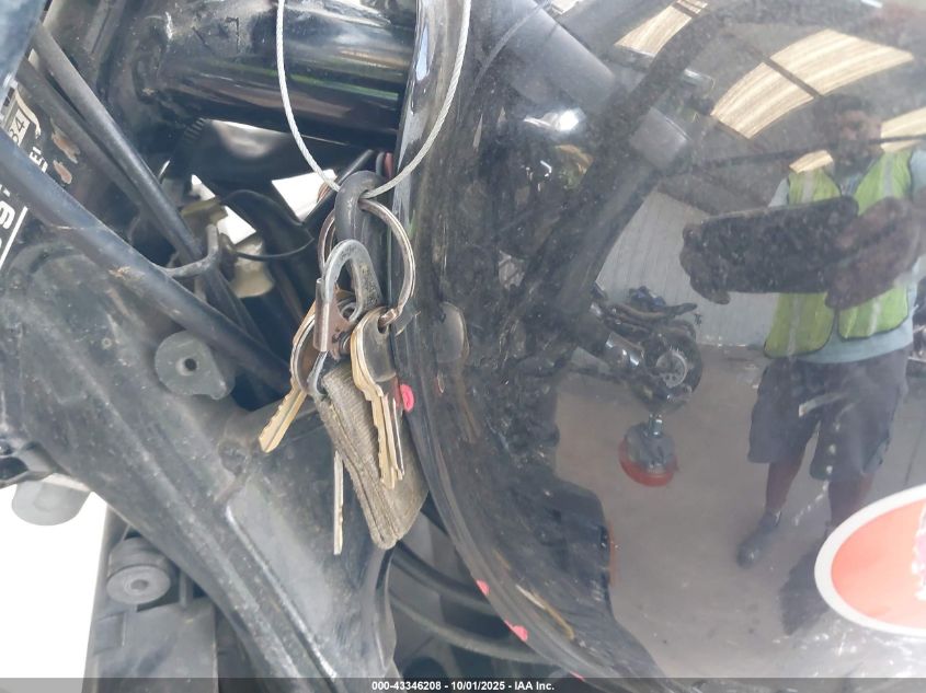 1999 Honda Vf750 C2 VIN: JH2RC4337XM400384 Lot: 43346208