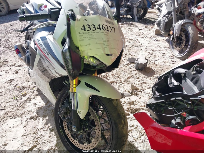 2025 HONDA CBR1000  (VIN: JH2SC7712SK800031)