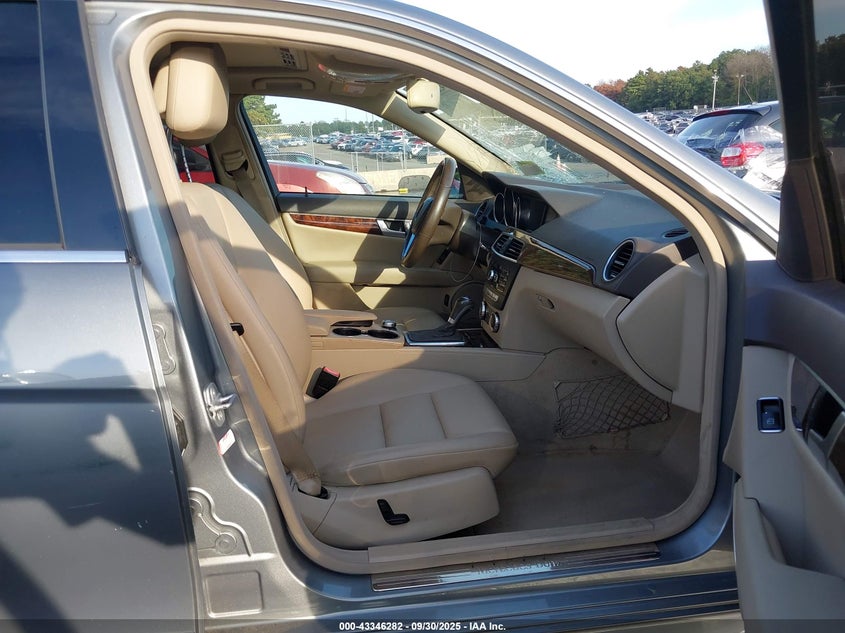 2013 MERCEDES-BENZ C 300 SPORT 4MATIC WDDGF8AB5DR280310