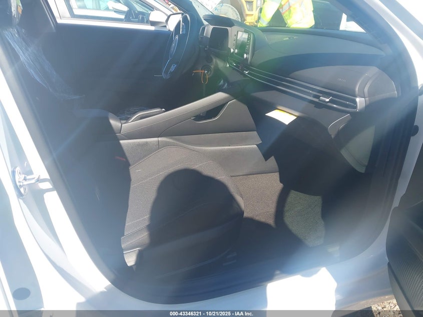 2025 HYUNDAI ELANTRA SE KMHLL4DG2SU088236