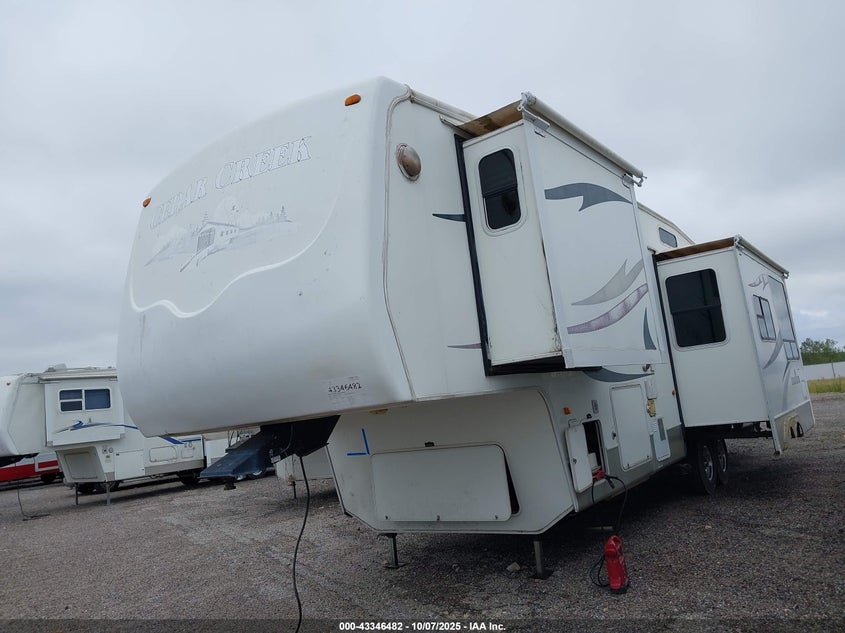 2005 Forest River Cedar Creek 362Bbs