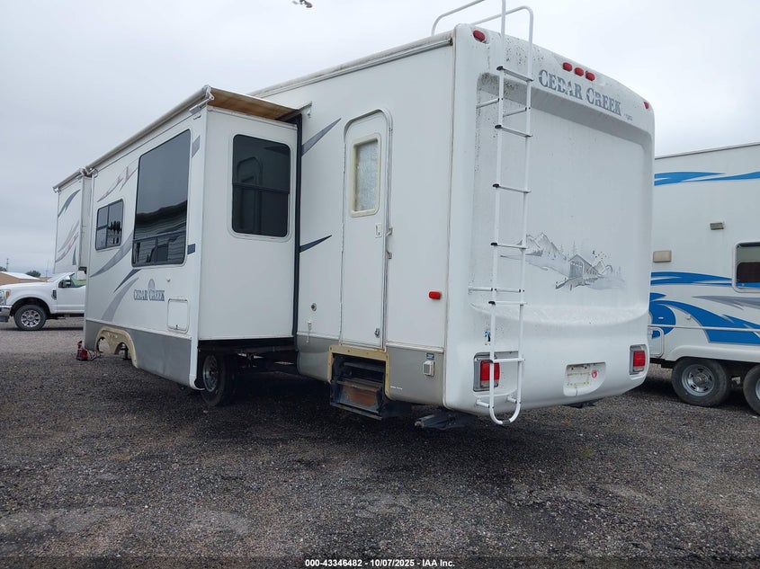 2005 Forest River Cedar Creek 362Bbs