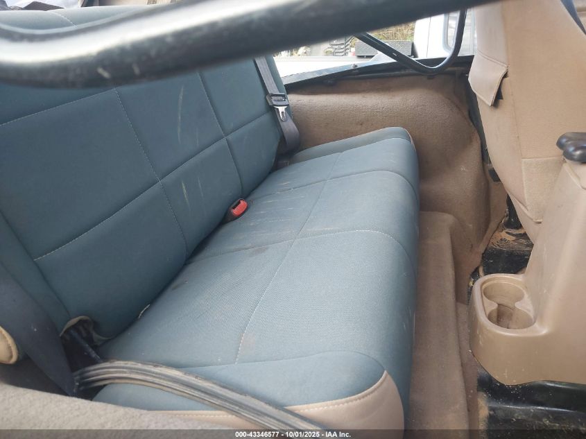 2001 Jeep Wrangler Sahara VIN: 1J4FA59S41P318134 Lot: 43346577