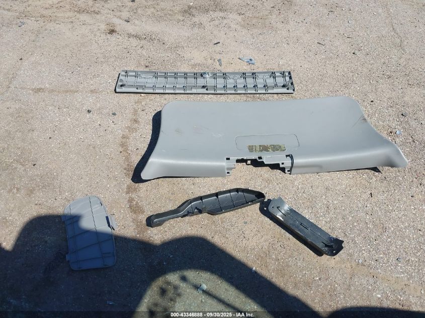 2003 Toyota Matrix Standard VIN: 2T1KR32E73C036433 Lot: 43346888