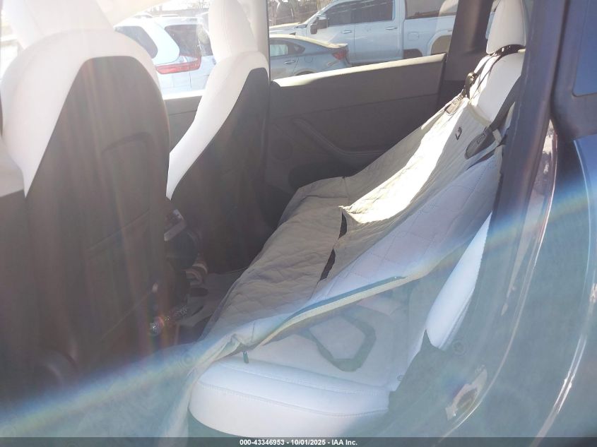 2024 Tesla Model Y Long Range Dual Motor All-Wheel Drive VIN: 7SAYGDEE2RA235895 Lot: 43346953