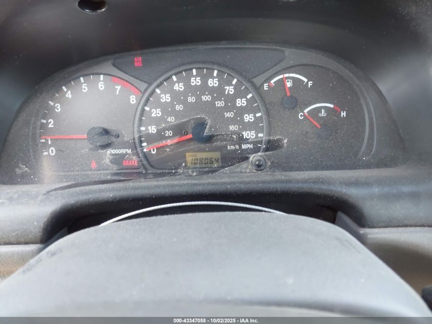 2000 Chevrolet Tracker Hard Top VIN: 2CNBJ13C6Y6954946 Lot: 43347058