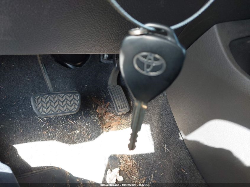 2011 Toyota Yaris VIN: JTDBT4K38B1402697 Lot: 43347463