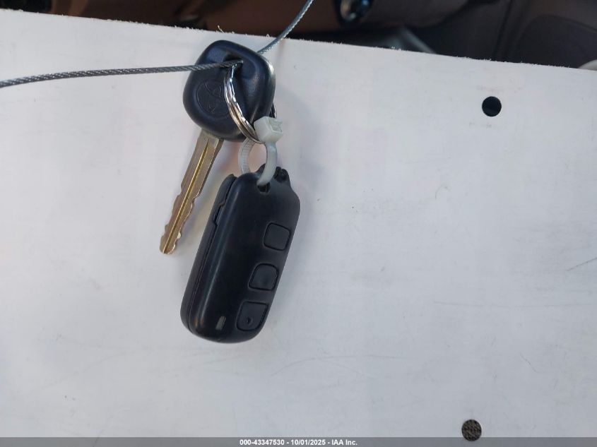 2003 Toyota Sequoia Sr5 V8 VIN: 5TDZT34A63S149386 Lot: 43347530