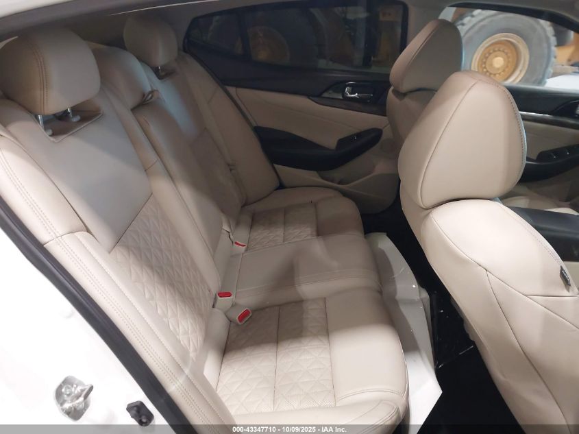 2018 Nissan Maxima 3.5 Platinum VIN: 1N4AA6AP1JC372615 Lot: 43347710