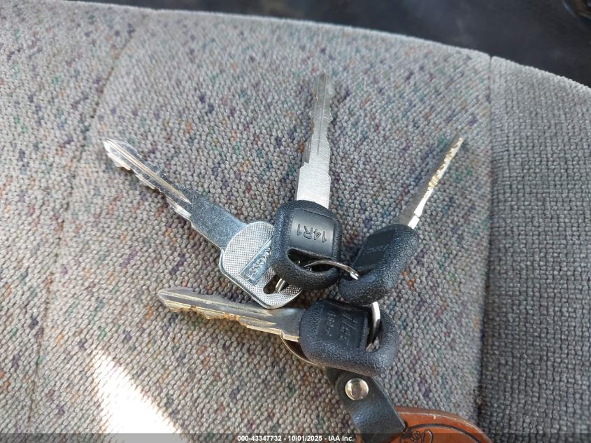 2003 Chevrolet Astro VIN: 1GCDM19X53B105640 Lot: 43347732