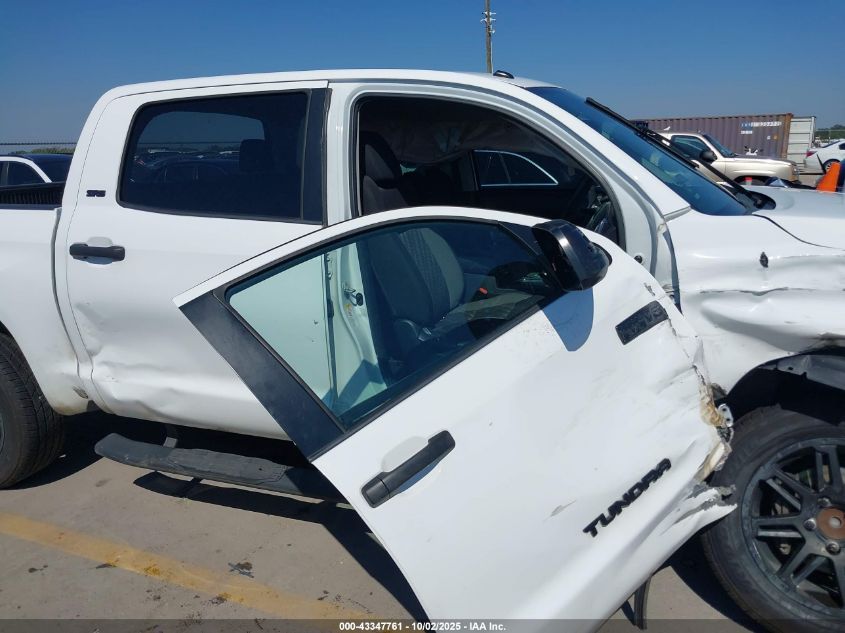 2018 Toyota Tundra Sr5 5.7L V8 VIN: 5TFEY5F15JX240200 Lot: 43347761