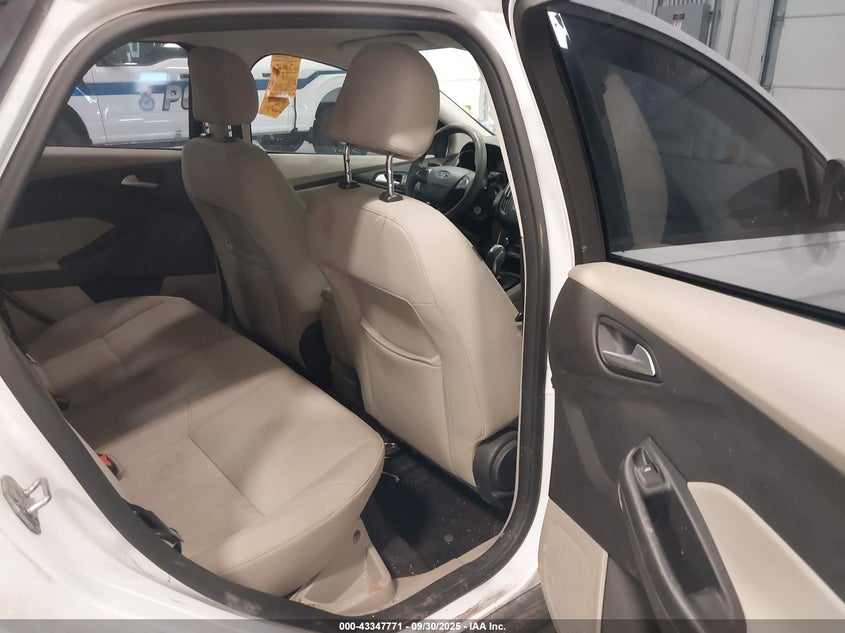 2015 FORD FOCUS SE - 1FADP3F29FL313780