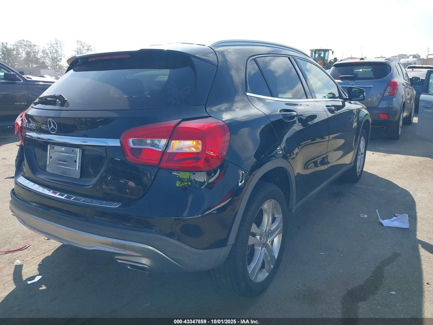 2016 MERCEDES-BENZ GLA 250 - WDCTG4EB5GJ232585