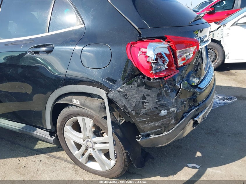 2016 MERCEDES-BENZ GLA 250 - WDCTG4EB5GJ232585