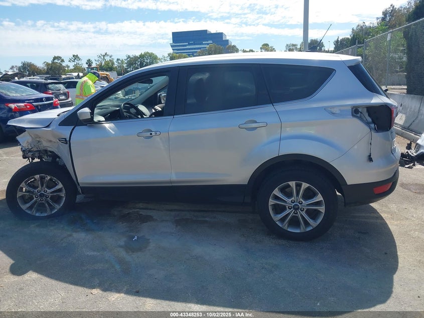2019 FORD ESCAPE SE - 1FMCU9GD3KUB38458