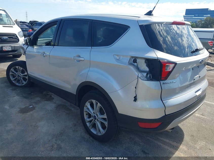 2019 FORD ESCAPE SE - 1FMCU9GD3KUB38458