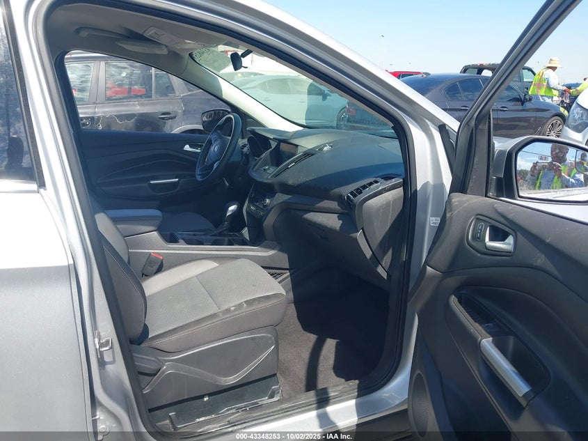 2019 FORD ESCAPE SE - 1FMCU9GD3KUB38458