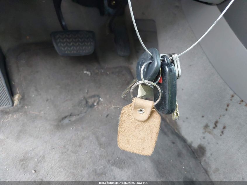 2003 Toyota Camry Le VIN: 4T1BE30K13U235125 Lot: 43348550