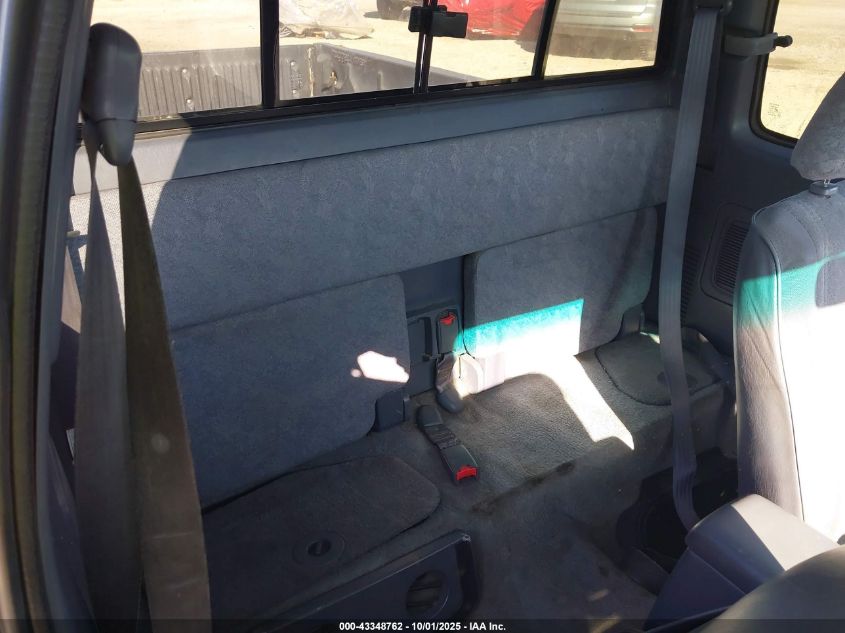 2000 Toyota Tacoma VIN: 4TAVL52N2YZ573990 Lot: 43348762