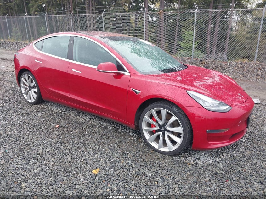 TESLA MODEL 3 LONG RANGE/PERFORMANCE