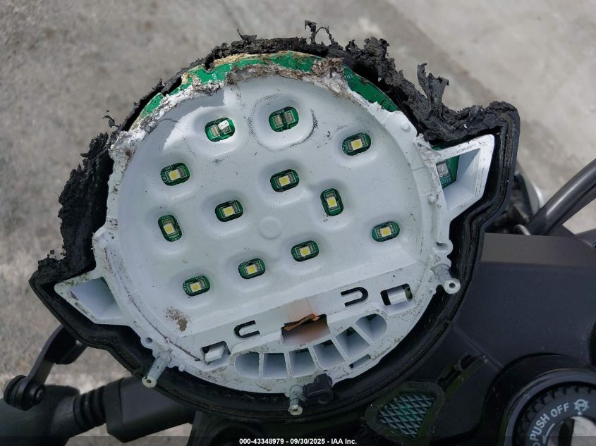 2021 Moto Guzzi V7 Stone VIN: ZGUKZUA03MM000381 Lot: 43348979