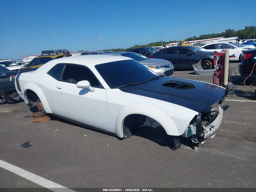 DODGE CHALLENGER 392 HEMI SCAT PACK SHAKER