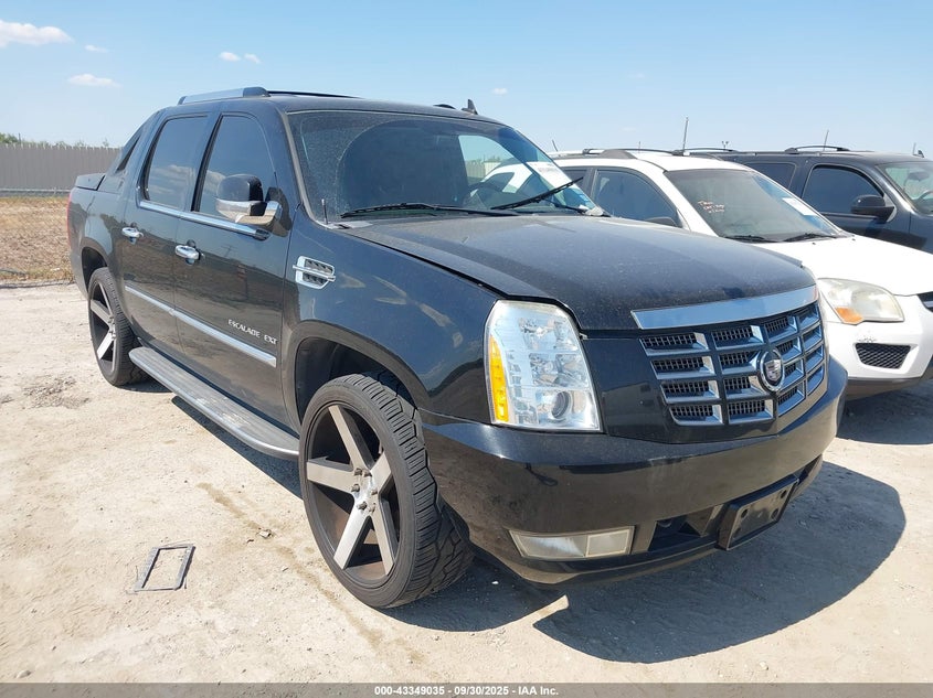 CADILLAC ESCALADE LUXURY