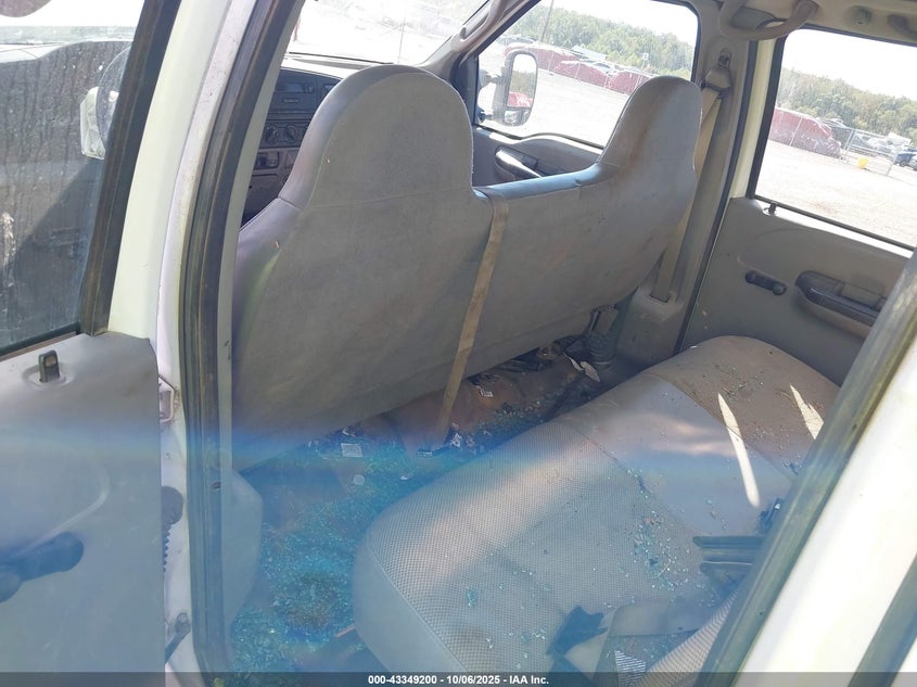 2006 Ford F-350 Chassis Lariat/Xl/Xlt VIN: 1FDWW34PX6ED52754 Lot: 43349200