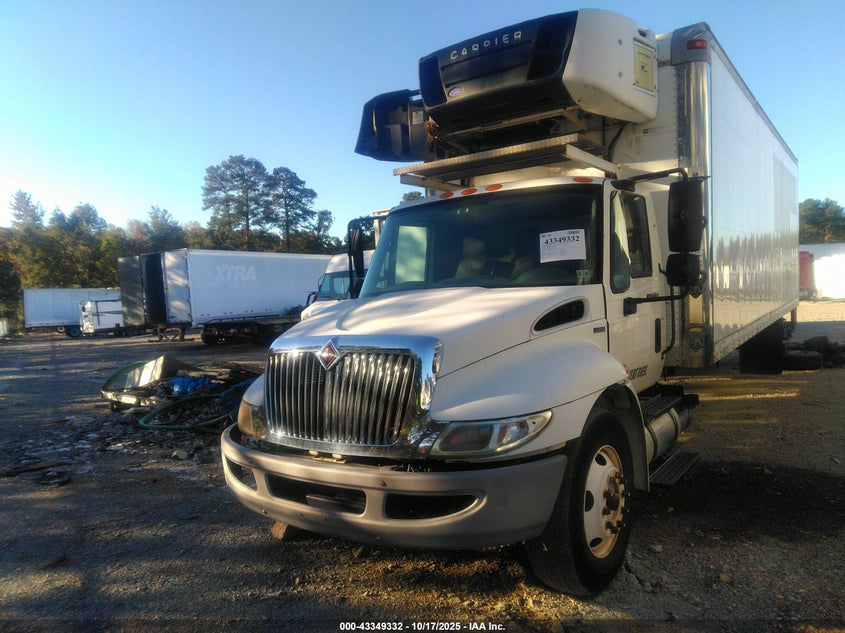 2011 INTERNATIONAL 4000 auction photo 2