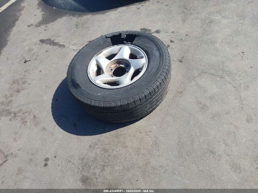 2002 Toyota Sequoia Sr5 V8 VIN: 5TDBT44A52S069048 Lot: 43349391