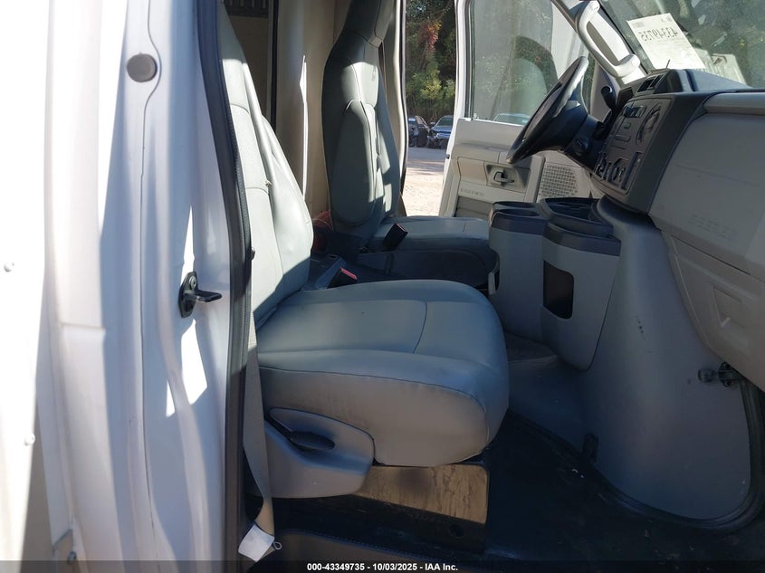 2016 Ford E-350 Cutaway VIN: 1FDWE3FL5GDC25768 Lot: 43349735