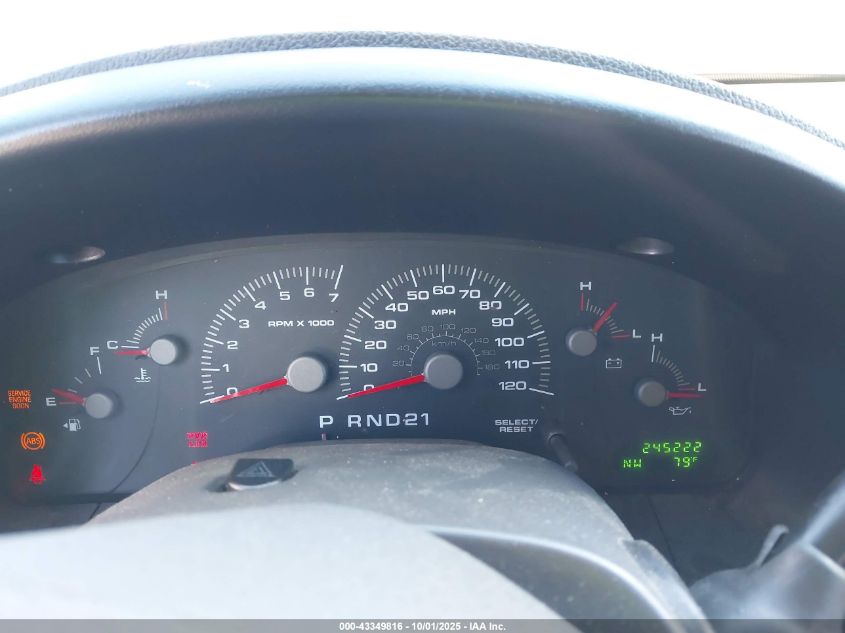 2003 Ford Expedition Xlt VIN: 1FMRU15W03LC25046 Lot: 43349816