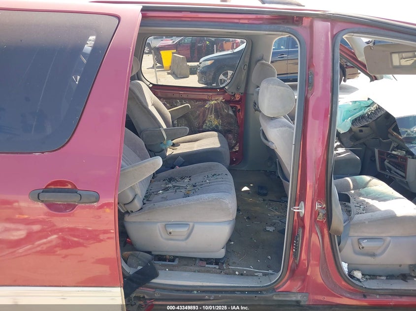 1998 Toyota Sienna Xle VIN: 4T3ZF13C7WU032949 Lot: 43349893