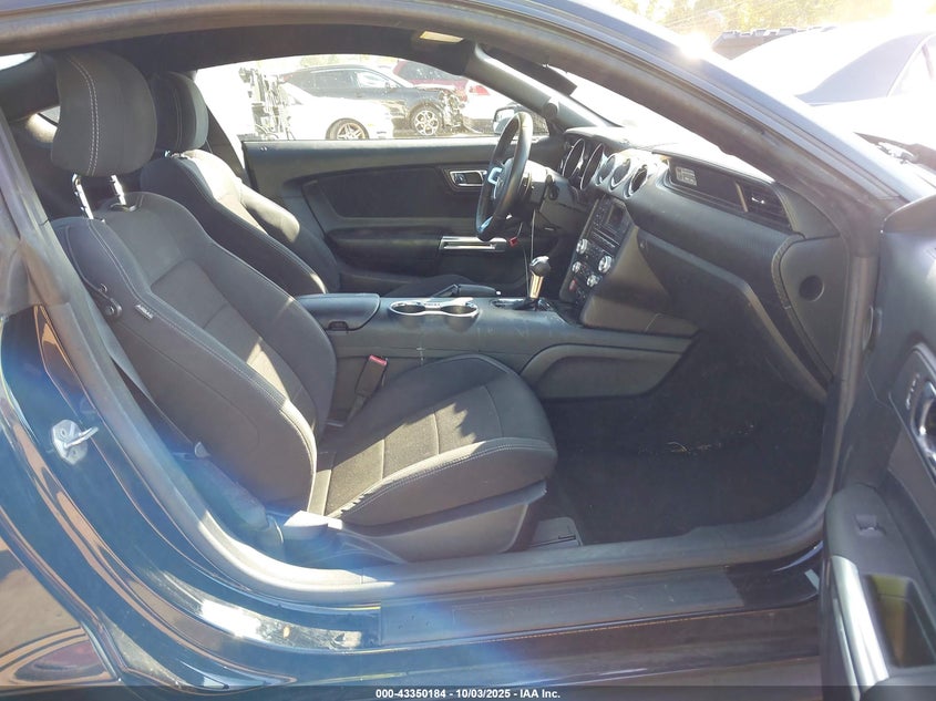 2016 FORD MUSTANG V6 - 1FA6P8AM7G5266253