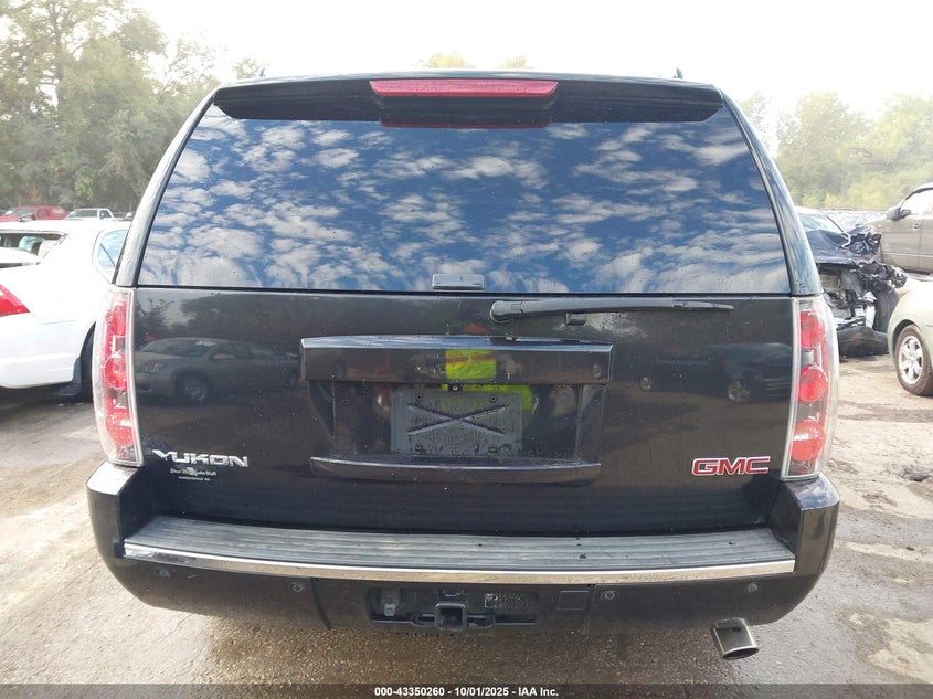 2013 GMC YUKON DENALI - 1GKS2EEF3DR128977