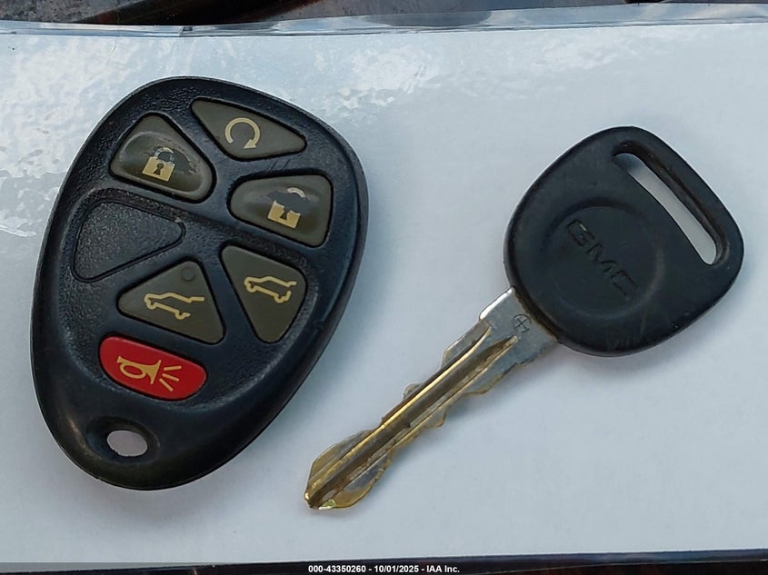 2013 GMC YUKON DENALI - 1GKS2EEF3DR128977