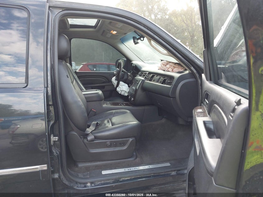 2013 GMC YUKON DENALI - 1GKS2EEF3DR128977