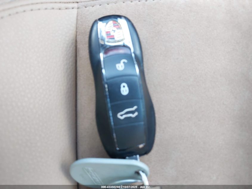 2017 Porsche Macan VIN: WP1AA2A57HLB80948 Lot: 43350280