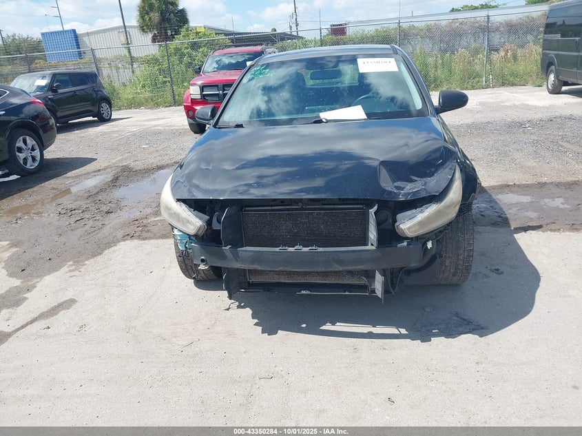 2018 HYUNDAI ELANTRA GT - KMHH35LE4JU070279