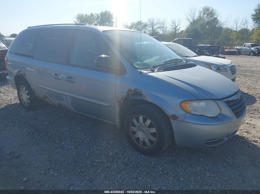 2C4GP54L95R432997 2005 Chrysler Town & Country Touring auction photo 1