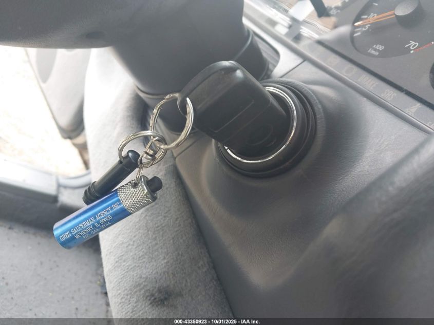 1998 Mercedes-Benz S 500 VIN: WDBGA51G3WA382238 Lot: 43350923