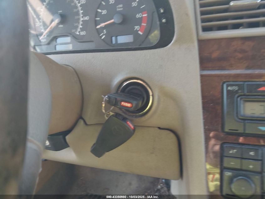 1998 Mercedes-Benz C 230 VIN: WDBHA23G0WA520897 Lot: 43350980