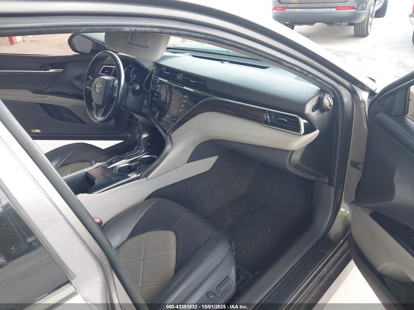 2018 TOYOTA CAMRY XLE - 4T1B11HK9JU093608