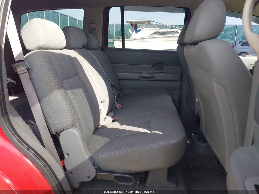 1D4HB38N54F135494 2004 DODGE DURANGO photo no. 8