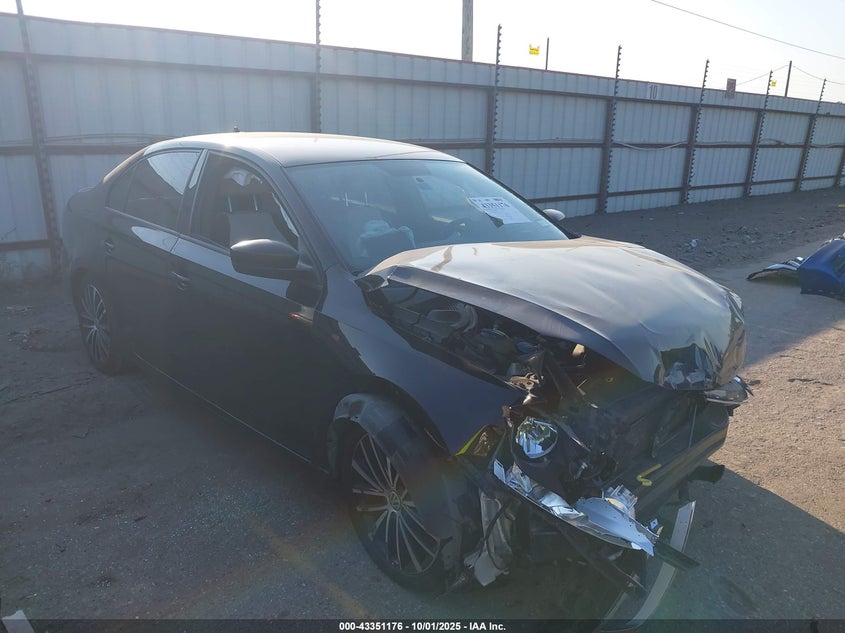 2016 VOLKSWAGEN JETTA 1.8T SPORT - 3VWD17AJ0GM267819