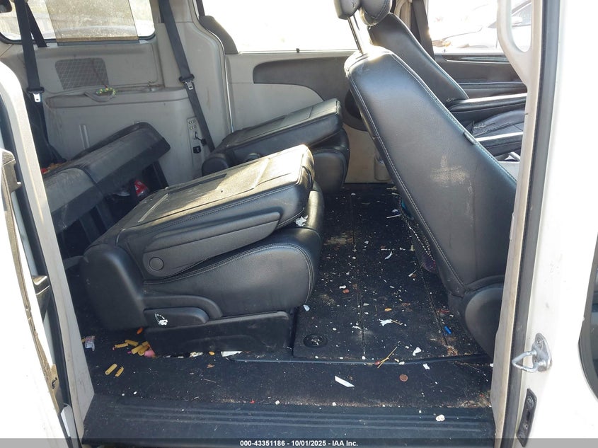 2011 Chrysler Town & Country Touring-L VIN: 2A4RR8DG6BR714642 Lot: 43351186