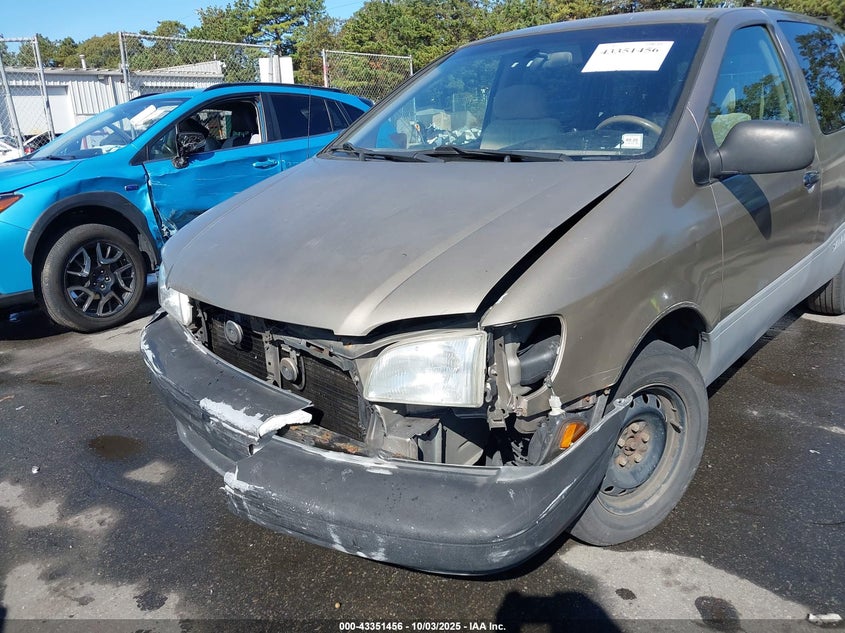 1999 Toyota Sienna Ce VIN: 4T3GF19C2XU143697 Lot: 43351456