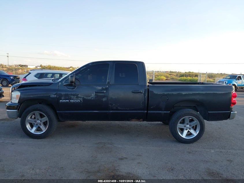 2007 Dodge Ram 1500 Slt/Trx4 Off Road/Sport VIN: 1D7HU18227S230095 Lot: 43351459